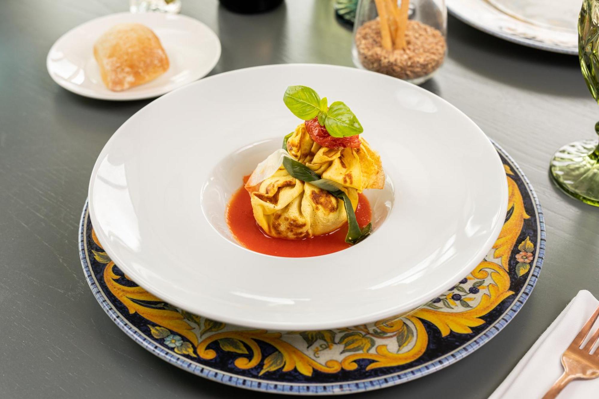 Tenuta Contessa Farm & Cosenza Hotel