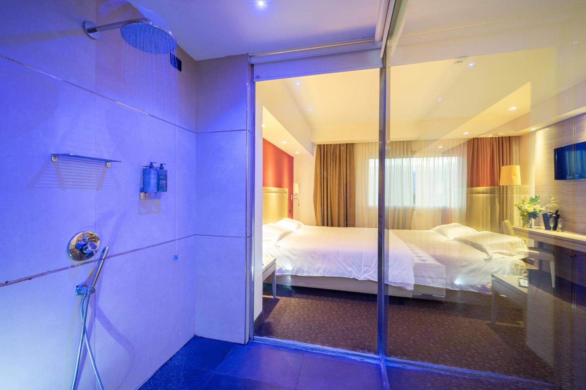Tenuta Contessa Farm & Cosenza Hotel 3*